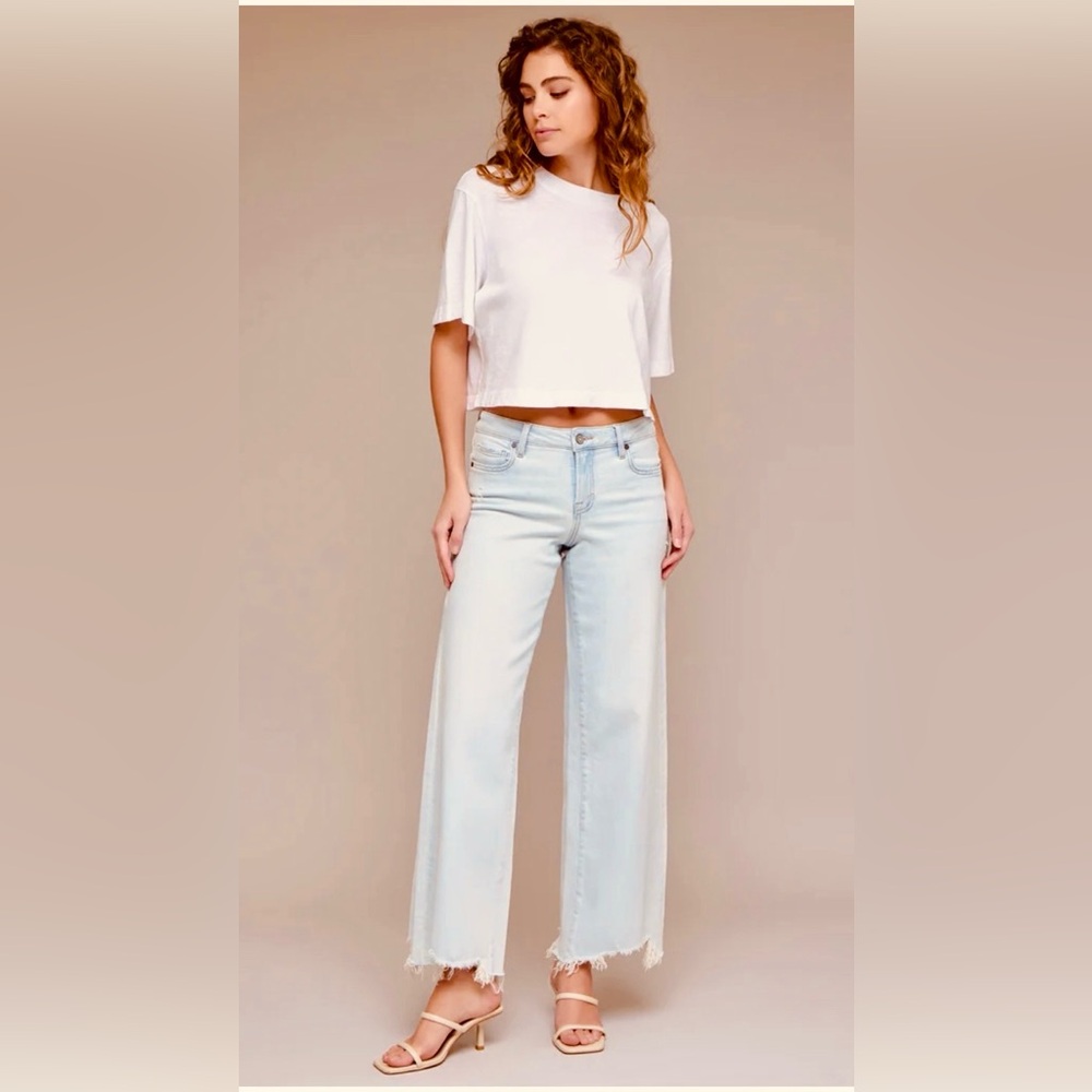 Hidden Wide-Leg Jeans